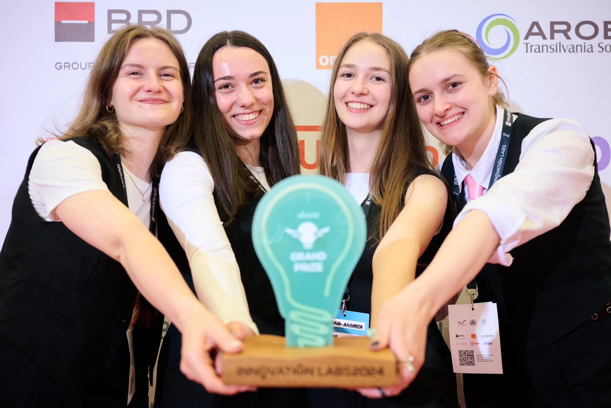 Iulia Bara, Mărioara Mihali, Ioana Popa și Cătălina Rizel, fondatoarele start-upului Rhythm Touch