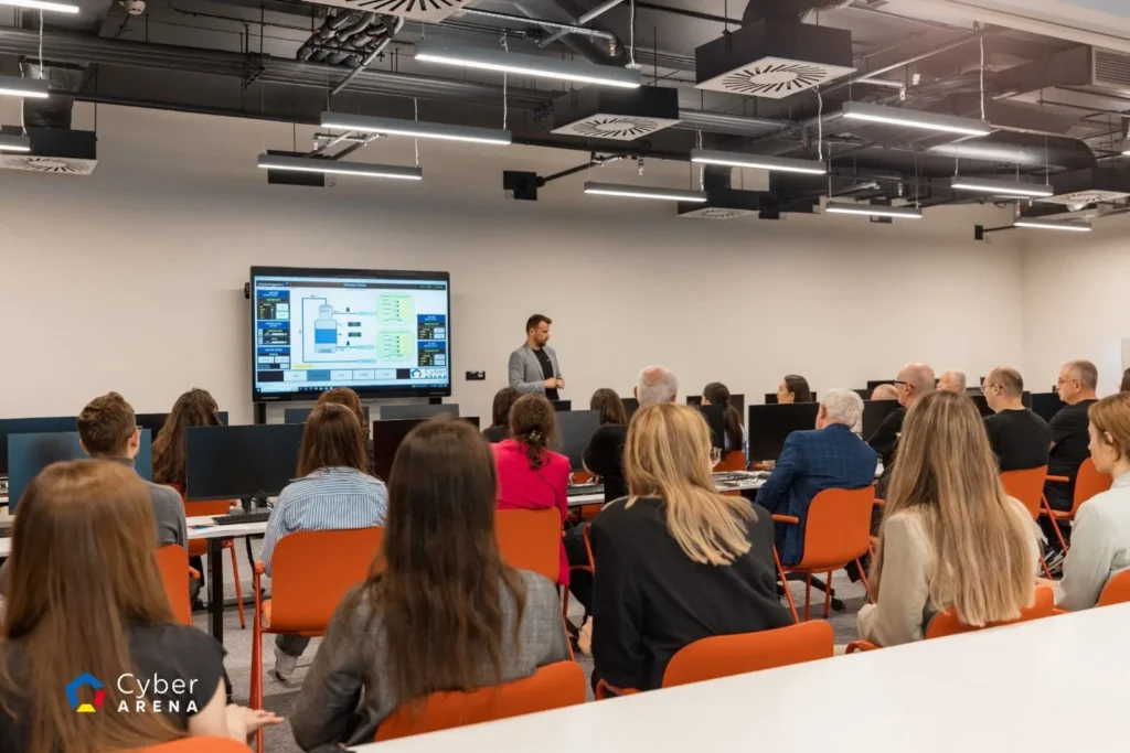 Cyber Arena învață echipele cum să se apere de atacurile cibernetice