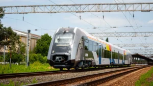 Leon, primul tren fabricat integral în România după 80 de ani