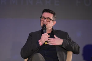 Cristian China-Birta vorbește în episodul 3 despre autenticitate prin familiaritate și cei trei pași cheie pentru a ajunge să o exersezi corect