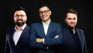 Trei antreprenori români sprijină dezvoltarea IMM-urilor prin automatizare