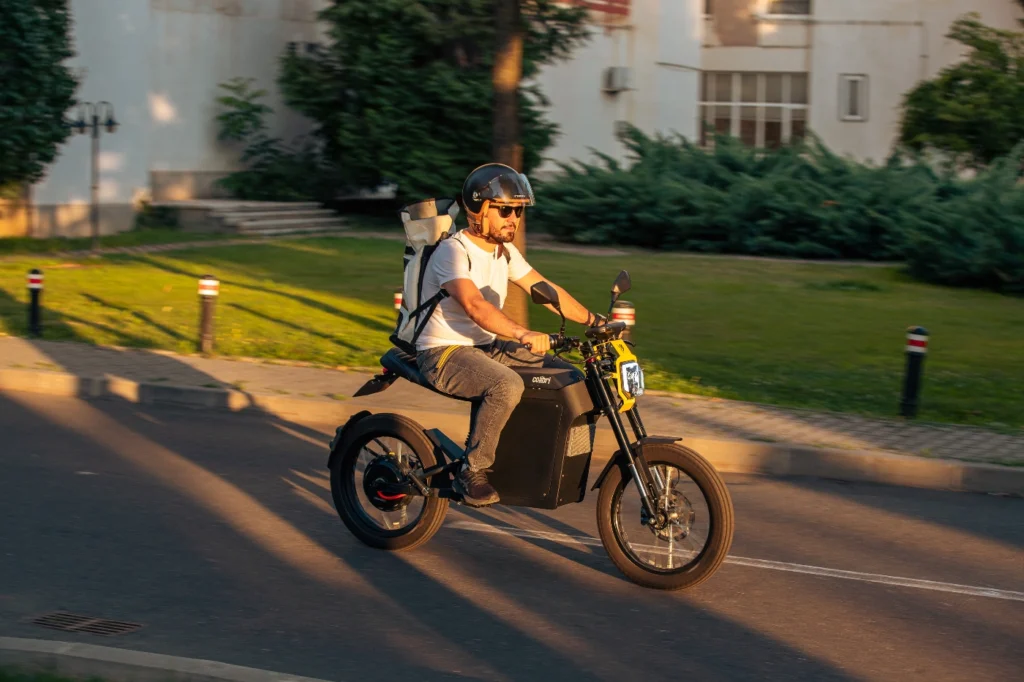 motocicleta-electrica-pliabila-ride-colibri-pozitivesti