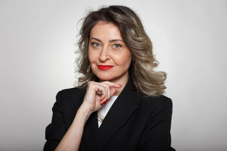 Claudia Chiru-învățătoare și fondatoare SAGA Kid-PozitiVești