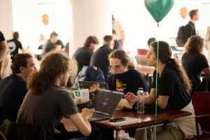 Innovation Labs debutează cu un hackathon național pe 21 și 22 martie.