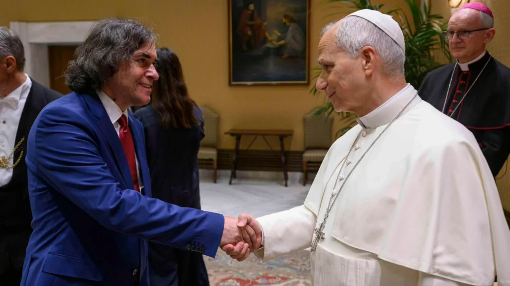 Scriitorul Mircea Cărtărescu a fost primit la Vatican de Papa Leon al XIV-lea