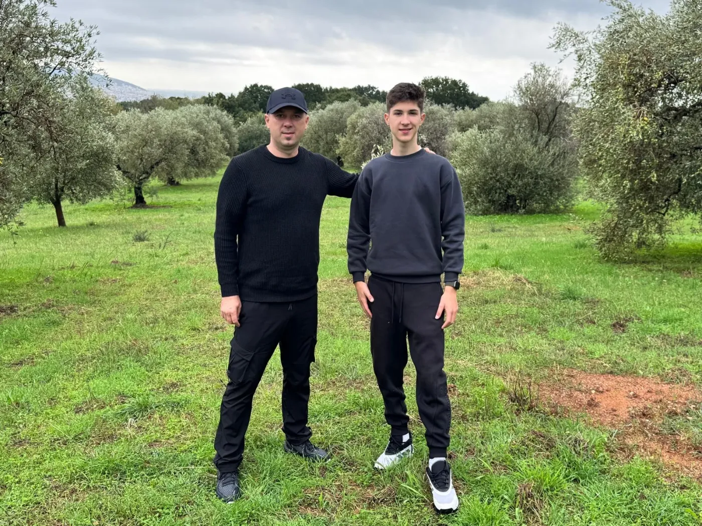 Cel mai tânăr somelier de ulei de măsline din lume e un adolescent din Transilvania. Familia lui a cumpărat o livadă de măslini în Grecia și are deja 10.000 de clienți în România. 