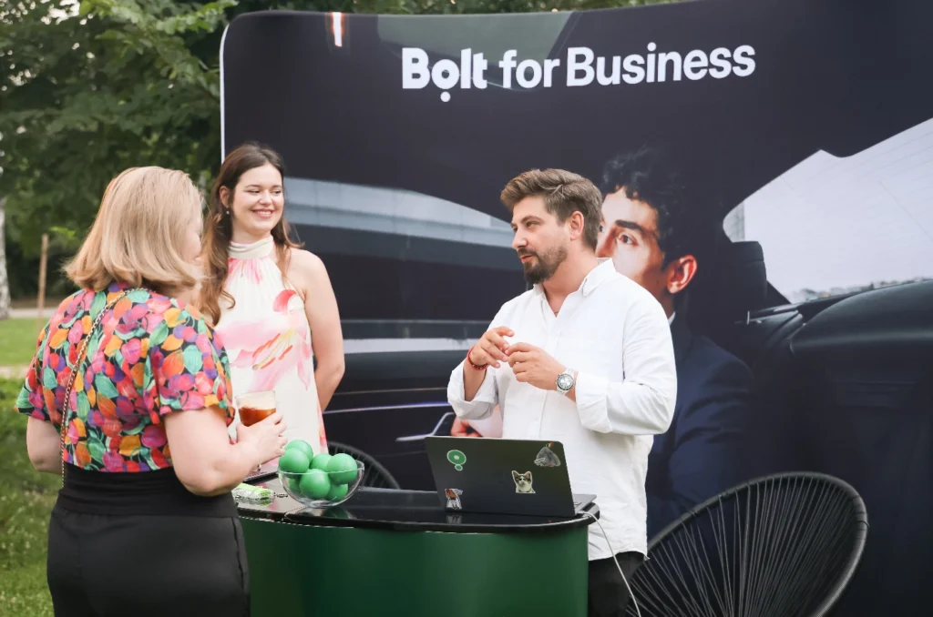 Oameni din echipa Bolt for Business la un eveniment dedicat liderilor