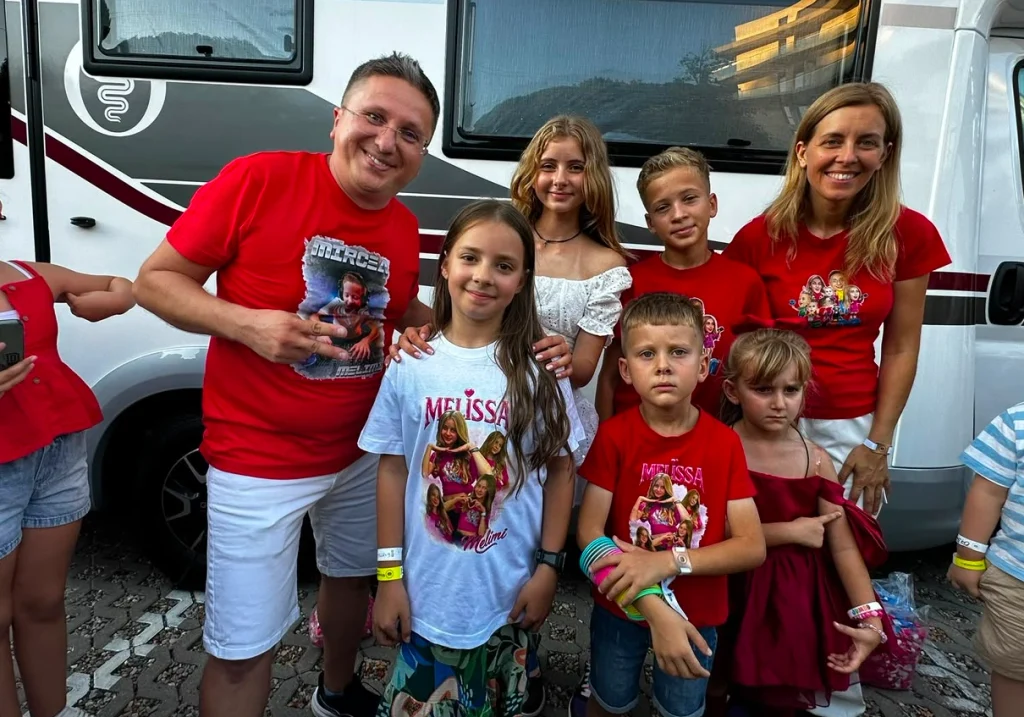 Familia Melimi, fenomen în România
